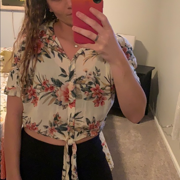 American eagle floral crop top - Picture 2 of 2